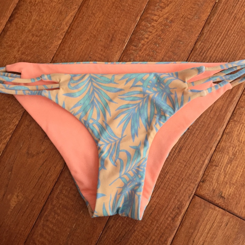 Pacsun bikini bottoms REVERSIBLE